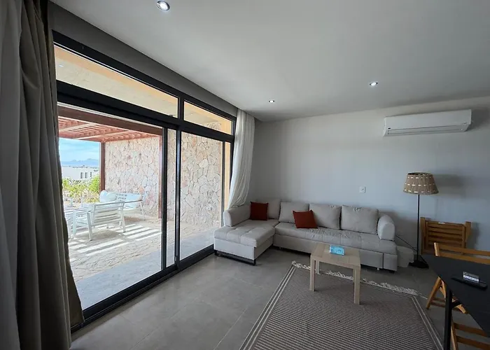 Beachside 1br Somabay By Faramawy